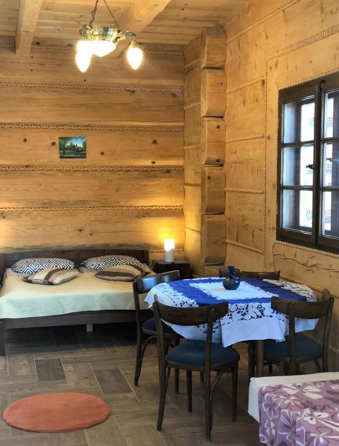 Chochlik Hotel Ustrzyki Dolne Ngoại thất bức ảnh