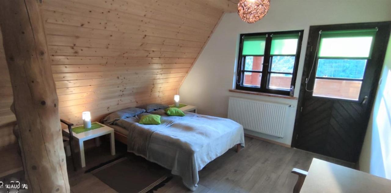 Chochlik Hotel Ustrzyki Dolne Ngoại thất bức ảnh