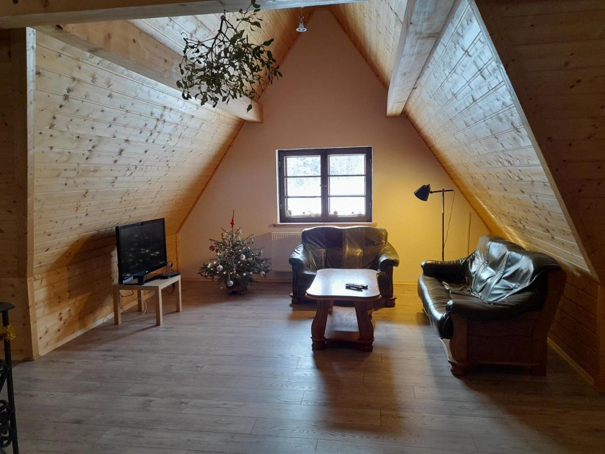 Chochlik Hotel Ustrzyki Dolne Ngoại thất bức ảnh